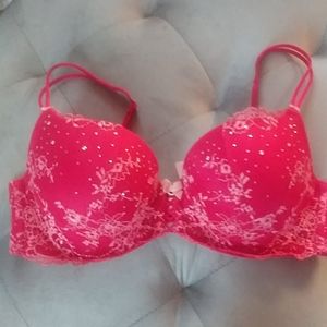 NWOT Victoria's Secret padded bra